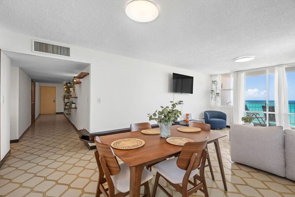 c1ee73b8 7574 4f I46W9 homerunner