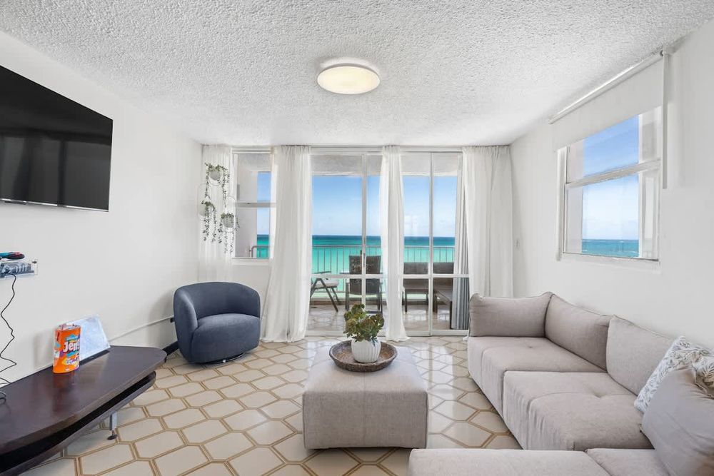 e48254d0 b2ed 4e LBjVt homerunner