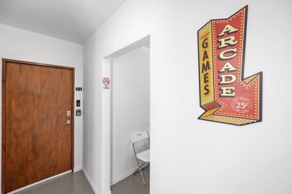 b8eba6a6 3fb8 4f uVhj0 homerunner