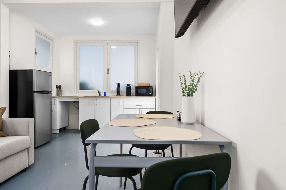 f6edb49a 30aa 4c SlLaK homerunner