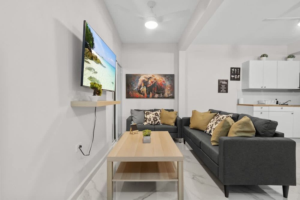 15c39b80 cd55 45 yazgM homerunner