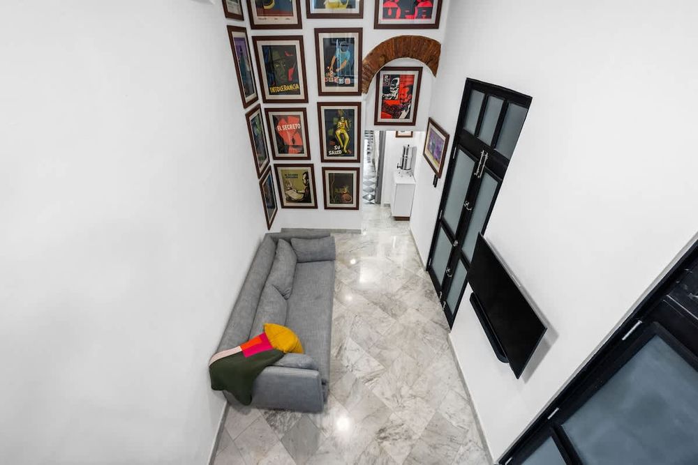 3c9a2fd0 b774 48 5P7Zd homerunner