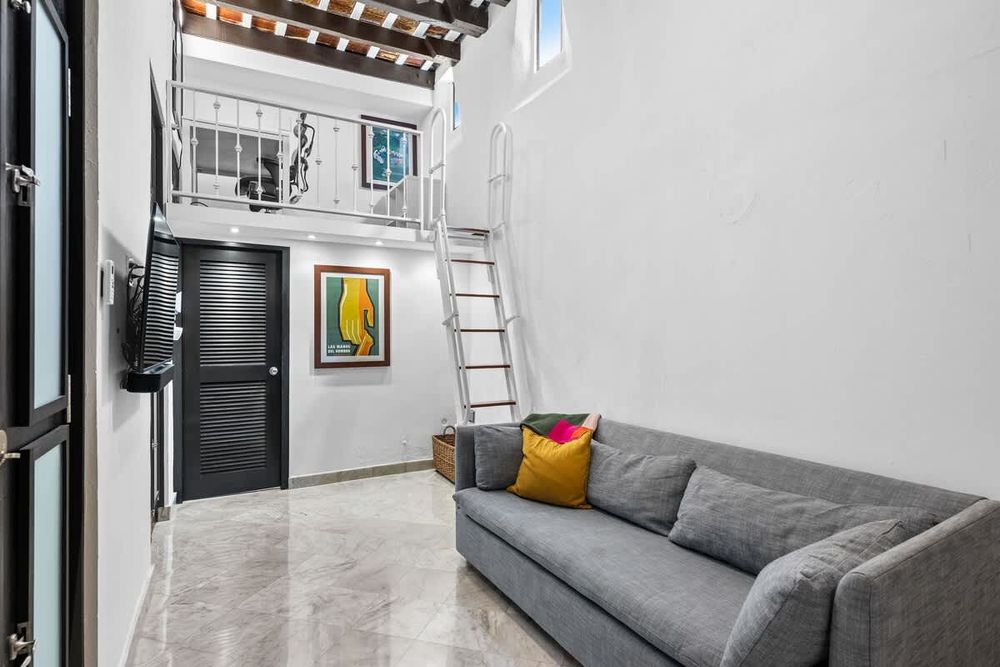 bfa20fb5 975f 4f nHpd homerunner