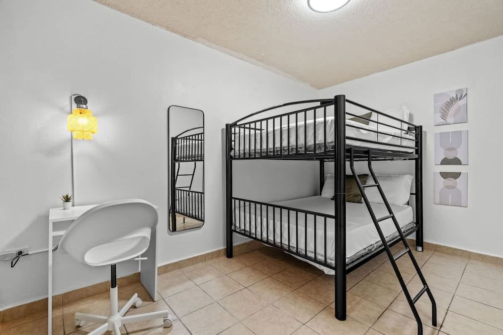 02423bd9 1c3e 42 8ToJy homerunner