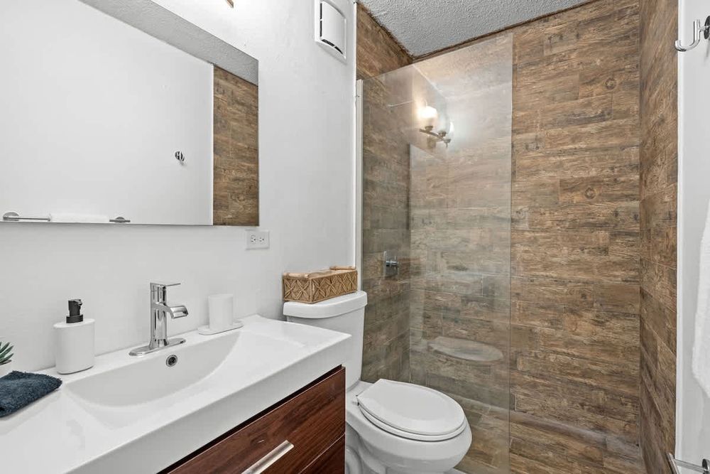 633402d0 b15b 44 4SvYp homerunner