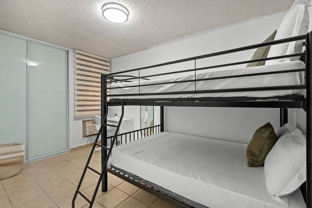 b8c98ec6 e2a6 46 39XeA homerunner