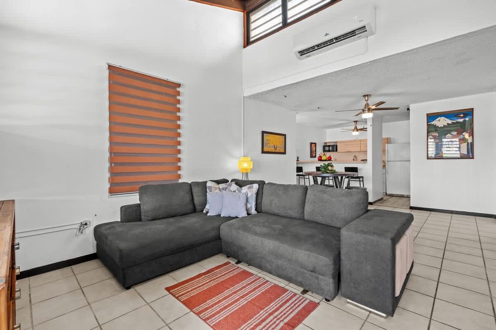 c06a2c8f 6b7c 43 vobfL homerunner