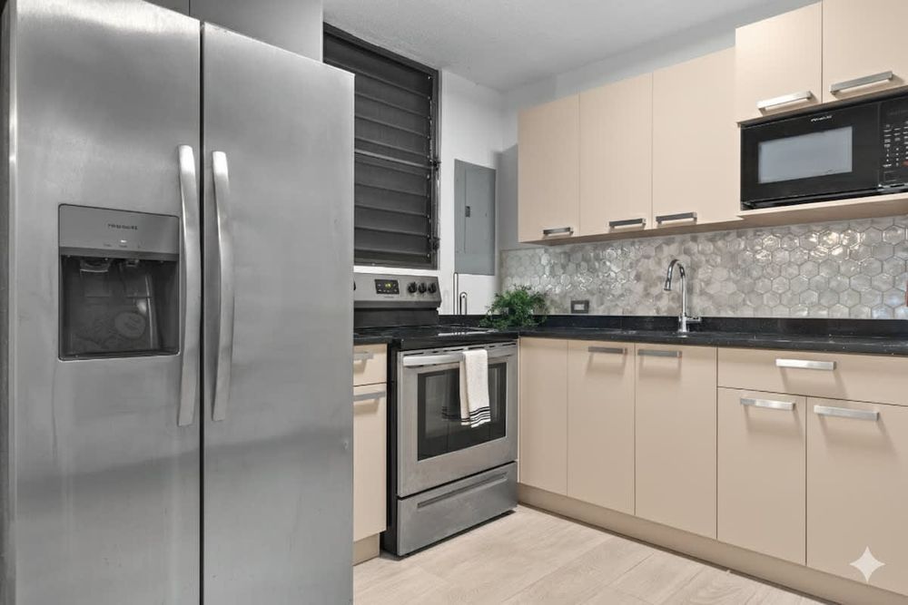 b38e8f71 57c2 4d tPh8 homerunner