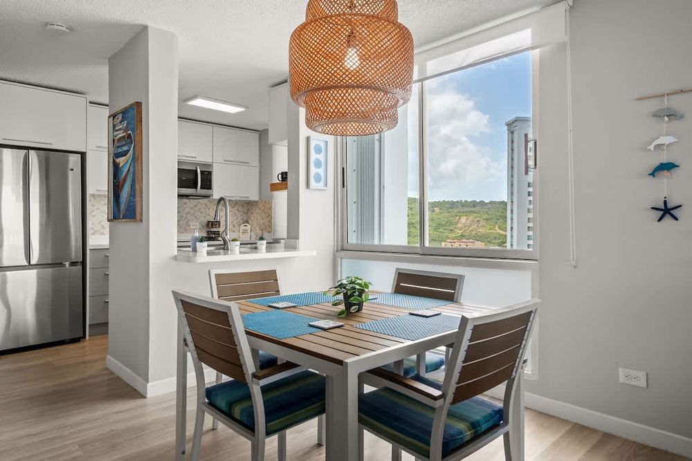 0b66dbc2 820a 41 HZVu7 homerunner