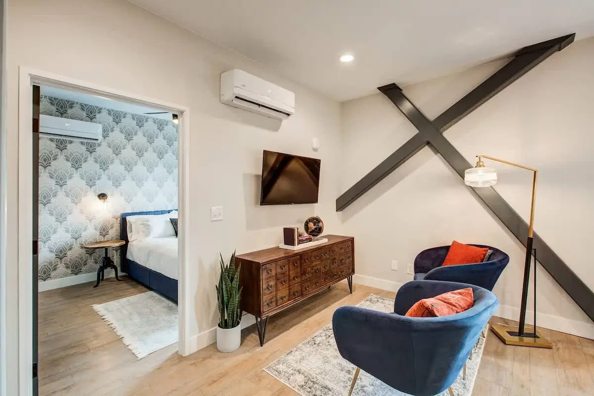 Walkable Urban Tennyson St Apt | Steps to Eats