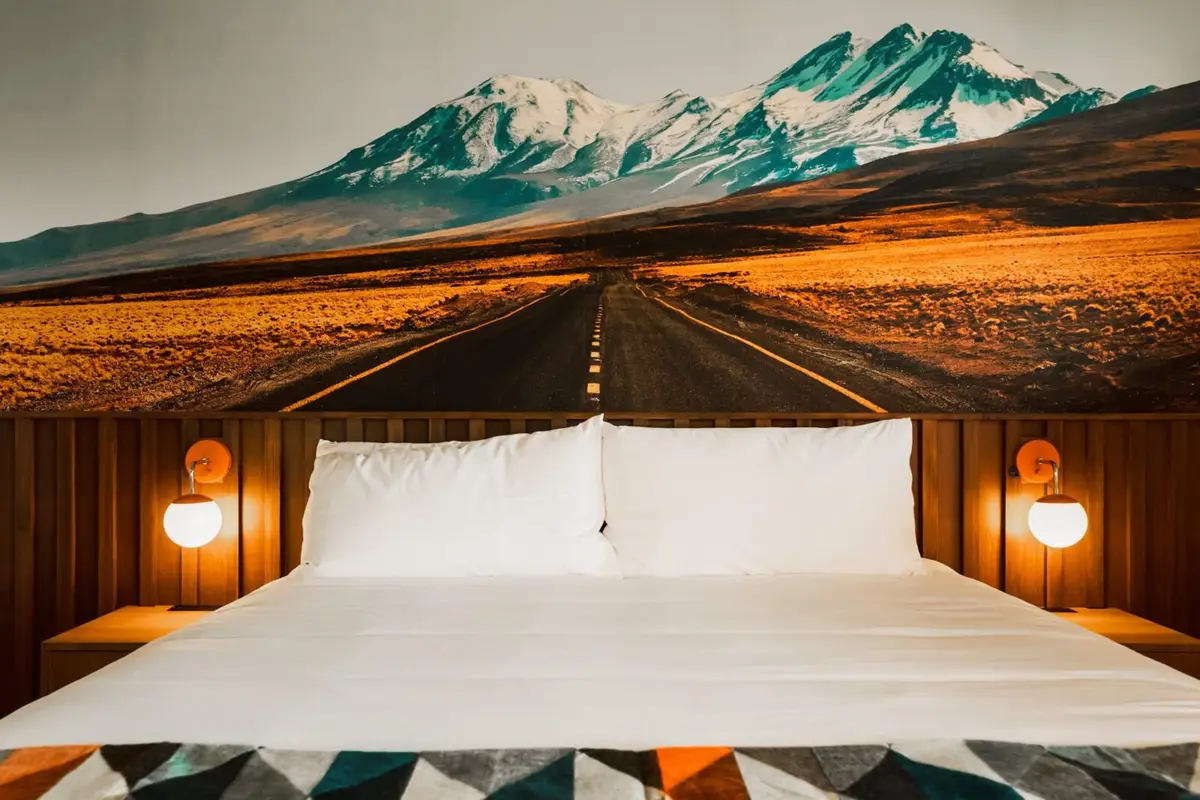 Highway Horizon Haven | La Vista Motel | 202