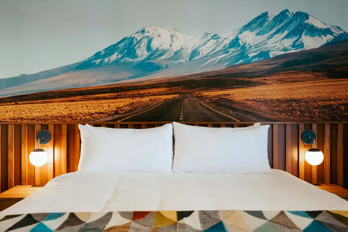Scenic Roadside Rest | La Vista Motel | 105