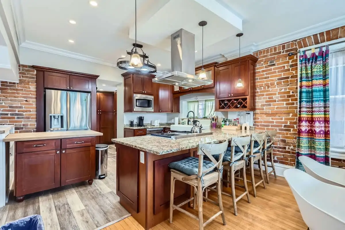 4BR Family Home w Yard, Monthly in Congress Park