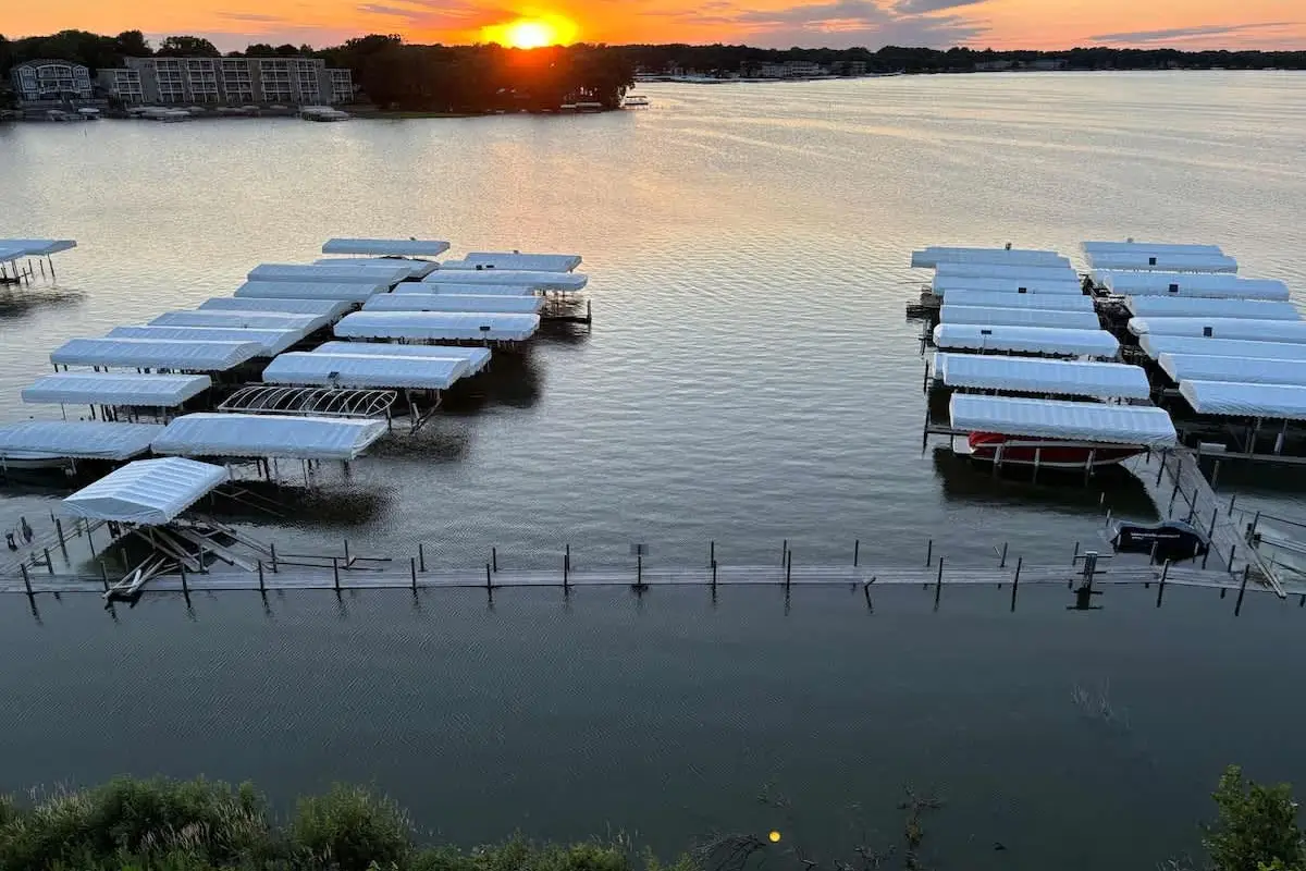 Sunset Shores | 4BR Lake Escape | Family Friendly