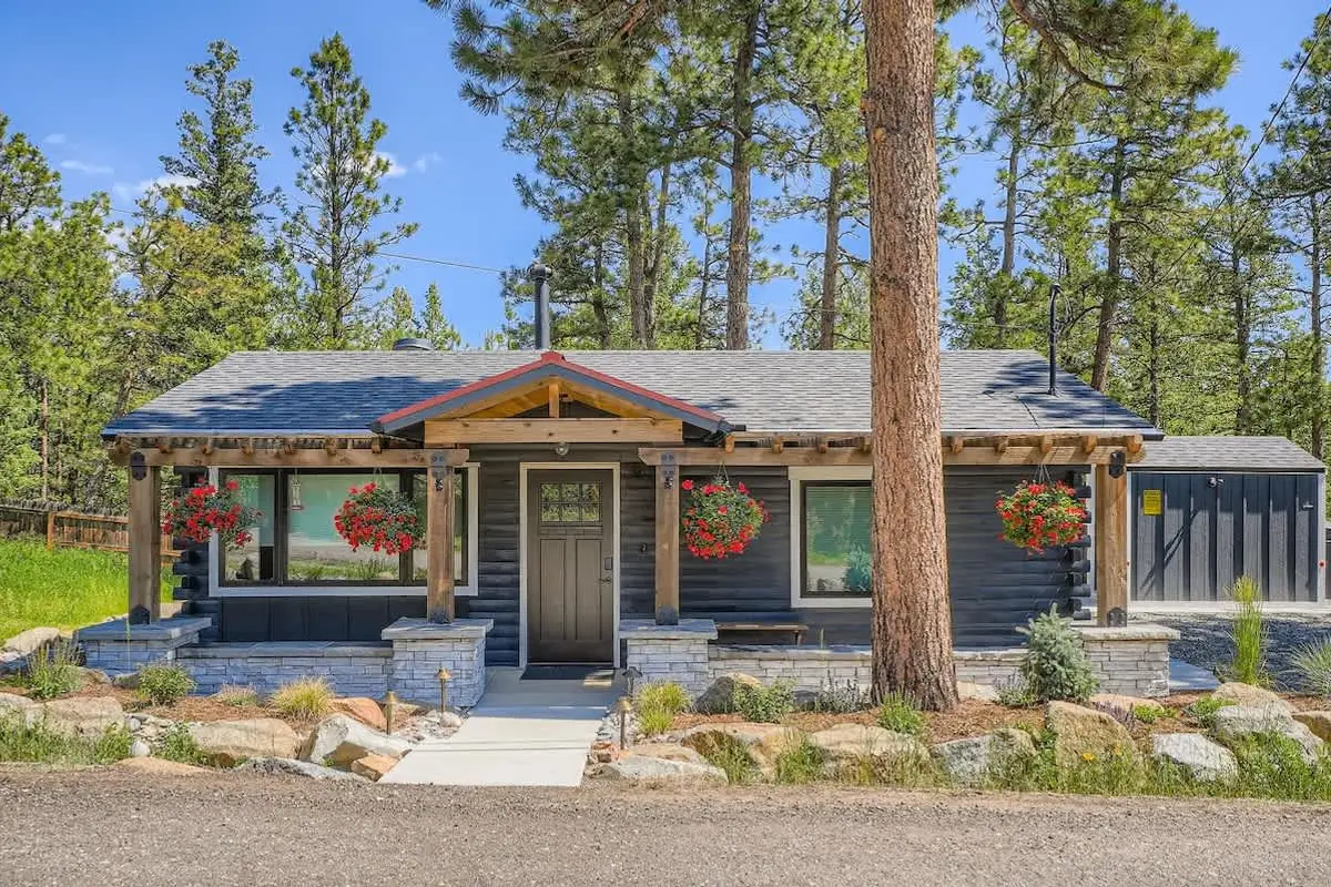 The Bear’s Den | Hot Tub Retreat | Family Home