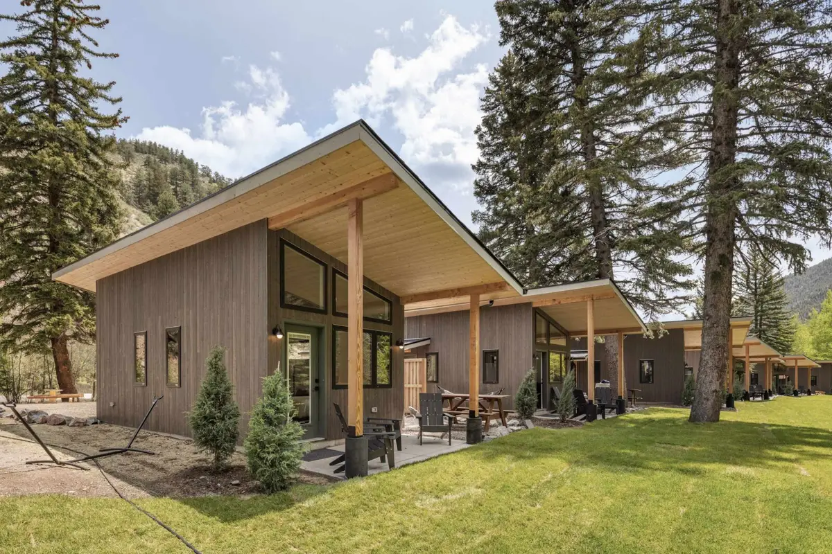 Creekside Studio Stay | Hot Tub | Sauna | Lostfork
