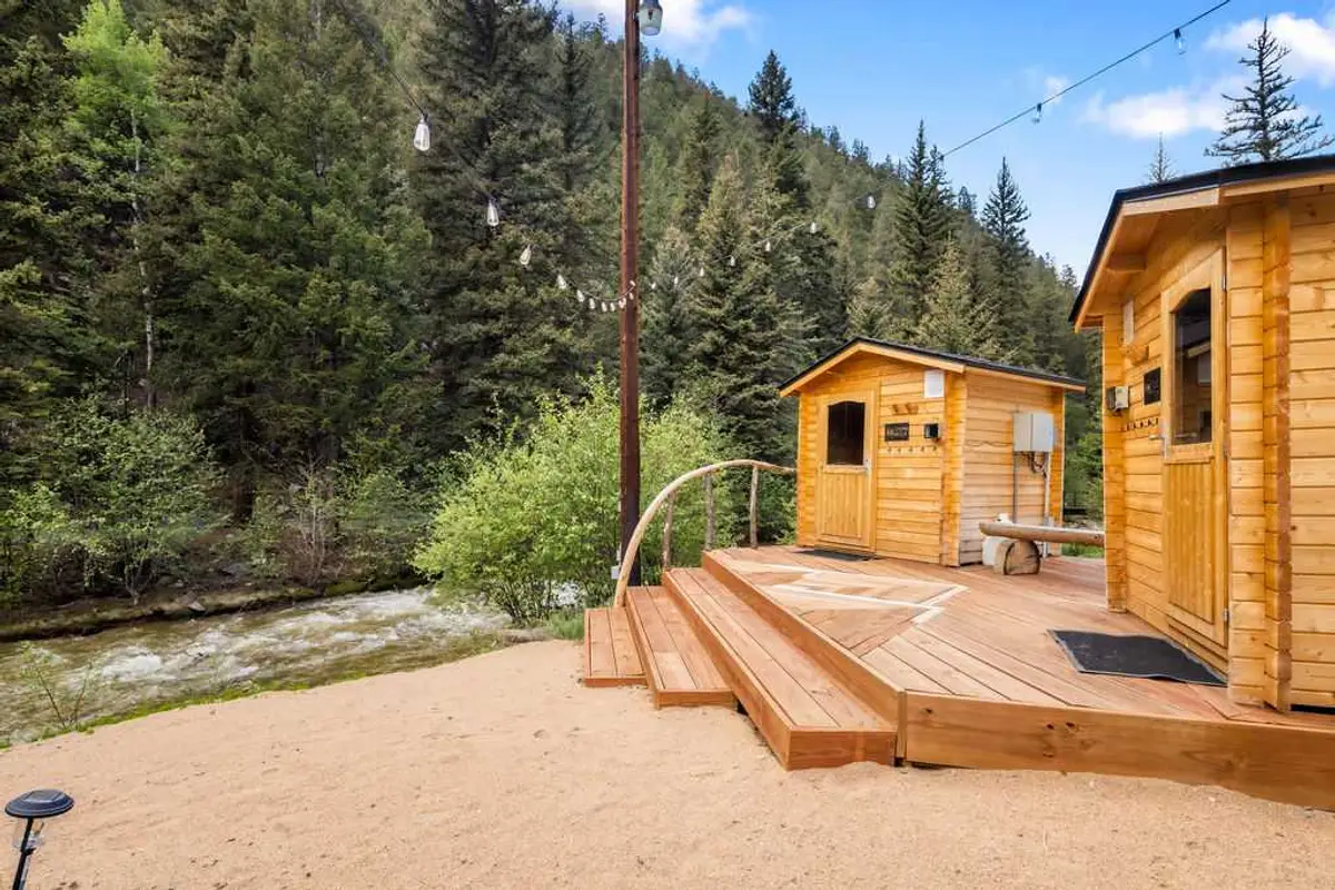 Mountain RV Site | Full Hookups | Creek | Lostfork