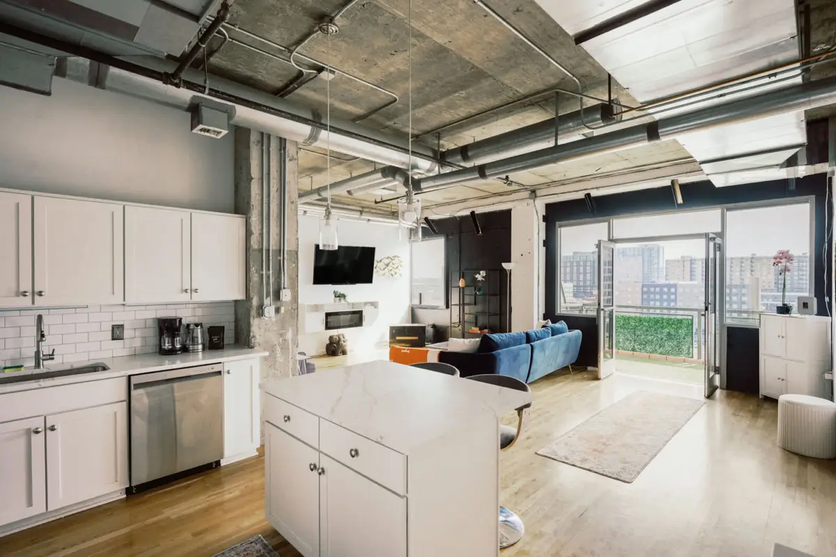 Downtown Balcony Views | Garage | 30+ Day | LoDo