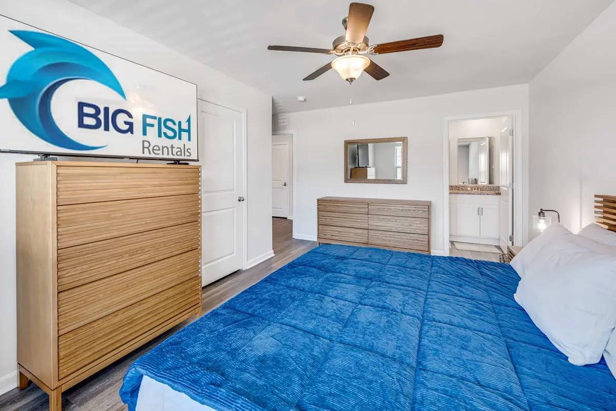 Large 3BR Private Condo, Surfside, Beautiful Decor