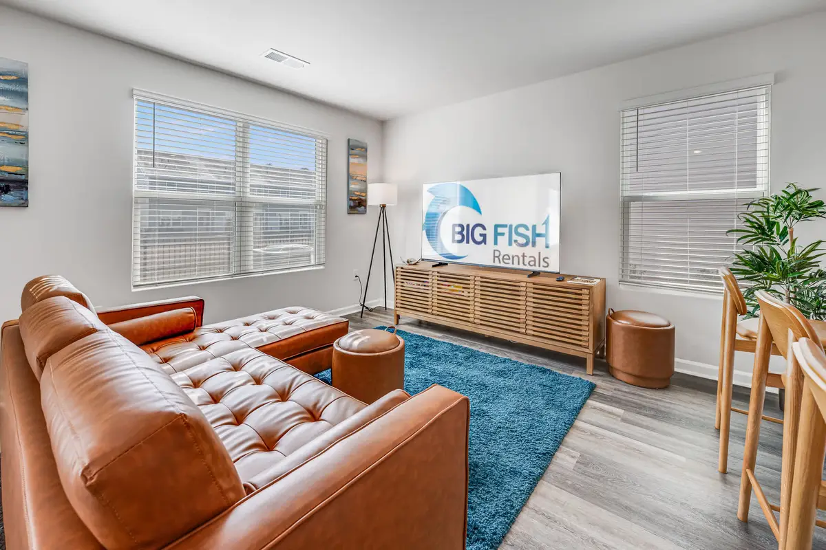 Large 3BR Private Condo, Surfside, Beautiful Decor