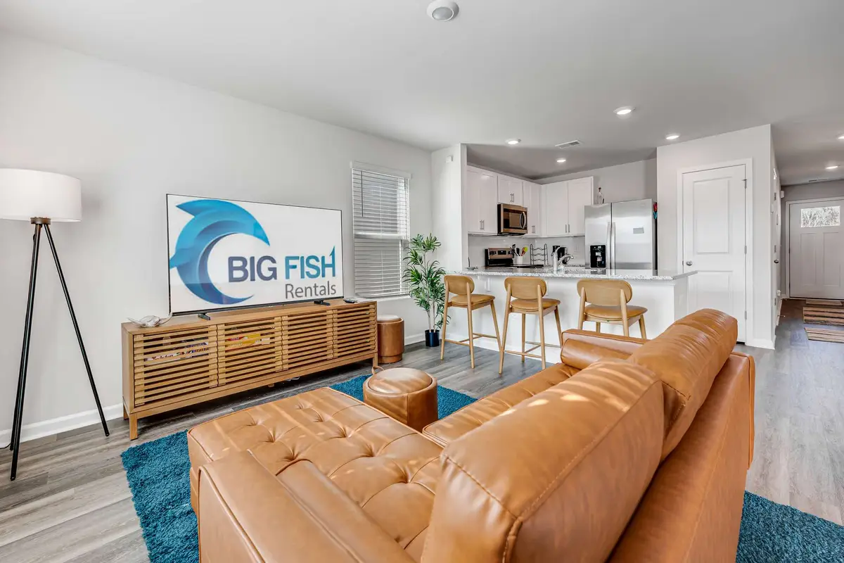 Large 3BR Private Condo, Surfside, Beautiful Decor