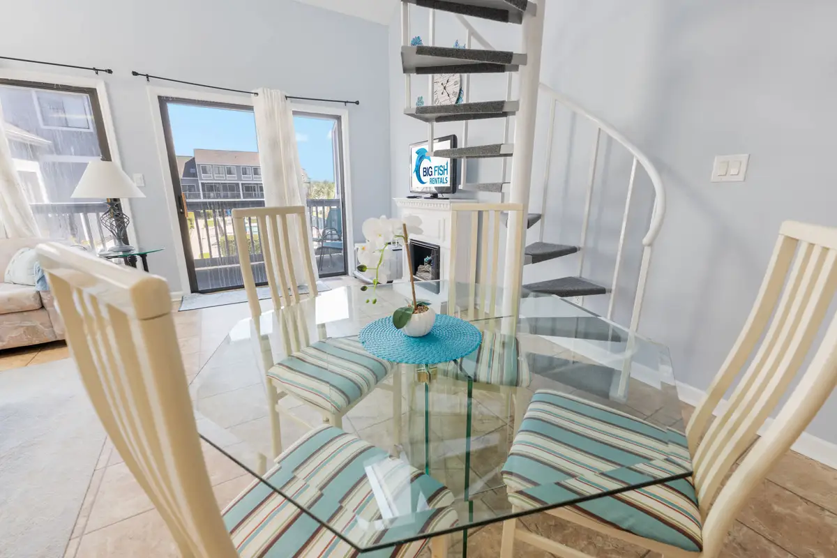 Large 2BR Private Condo, Surfside, Beautiful Decor