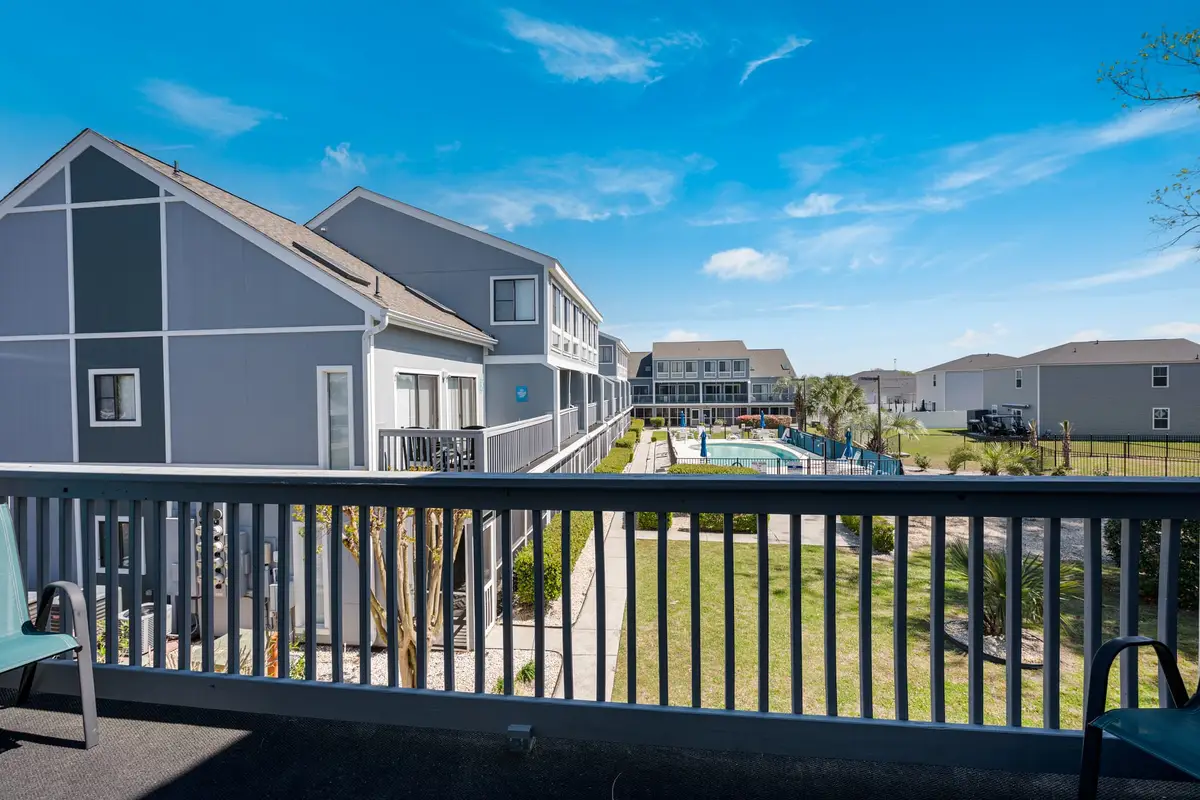 Large 2BR Private Condo, Surfside, Beautiful Decor