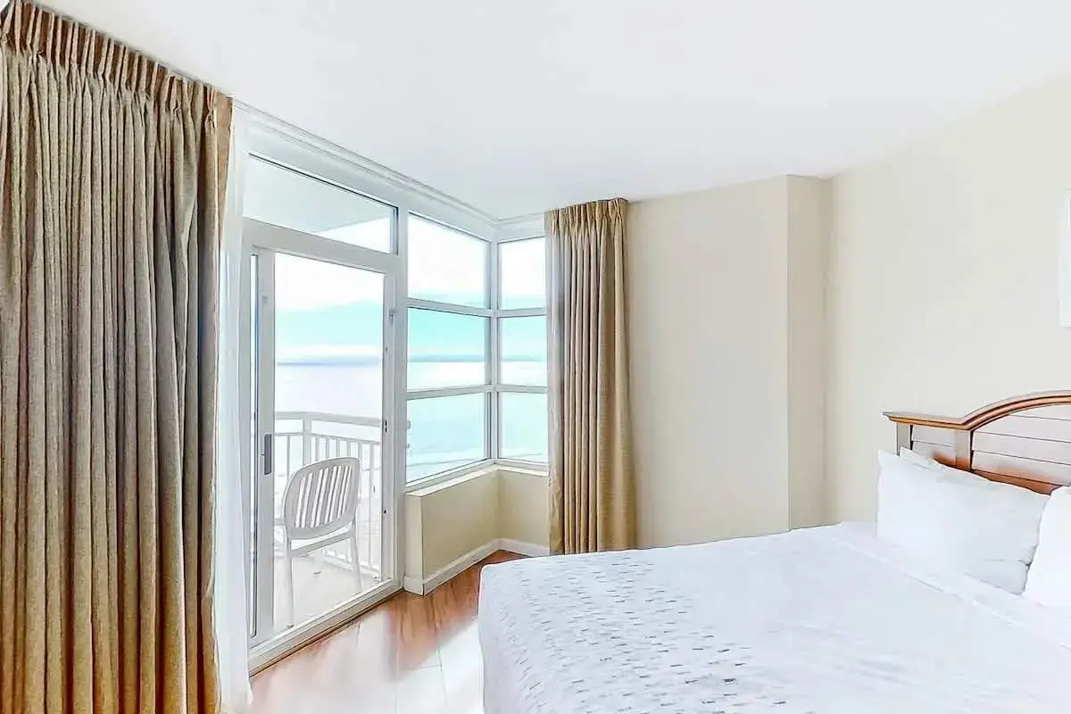 Carolinian 832- 2 Bedroom