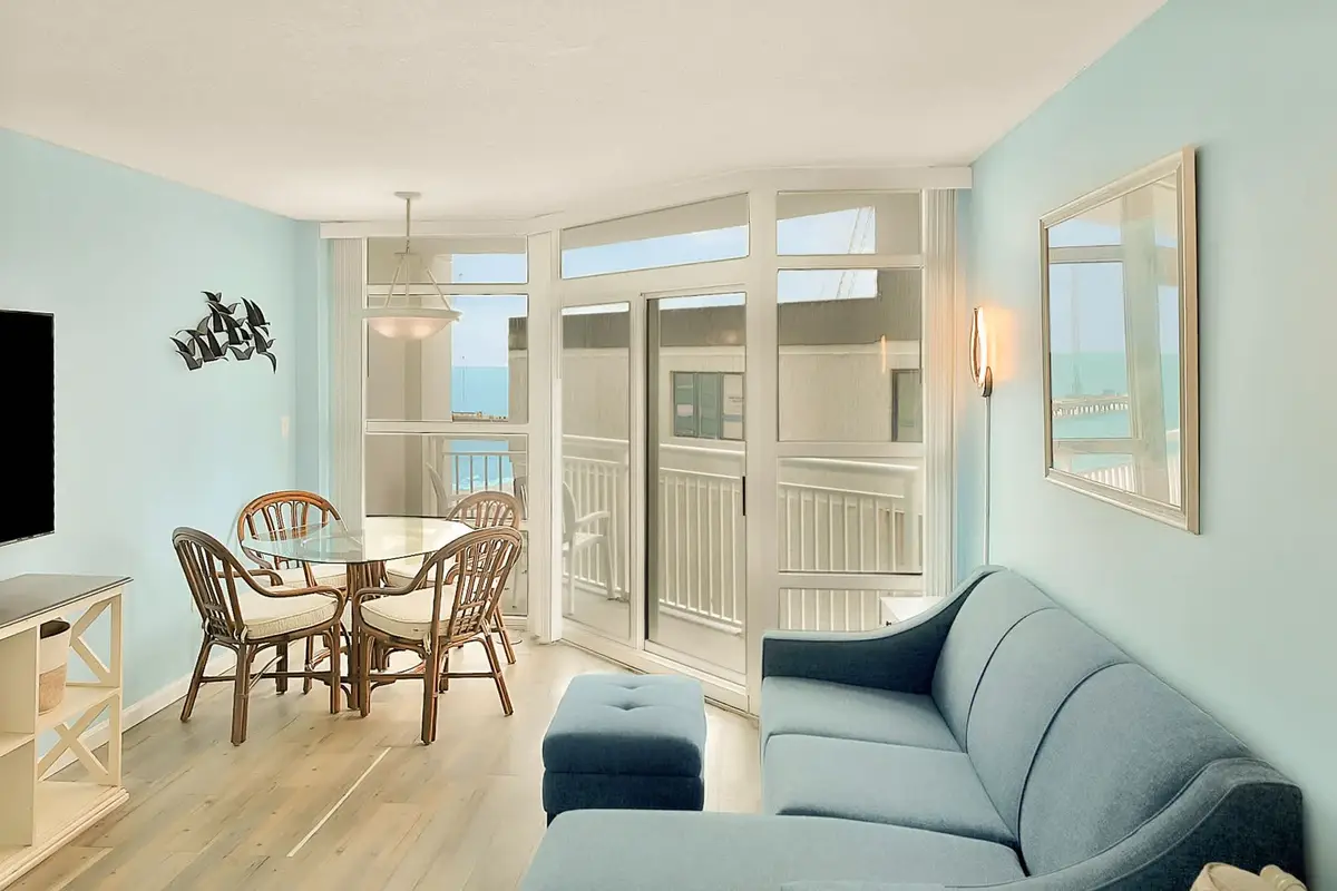 Oceanview 1BR at Carolinian, Pools, Great Location