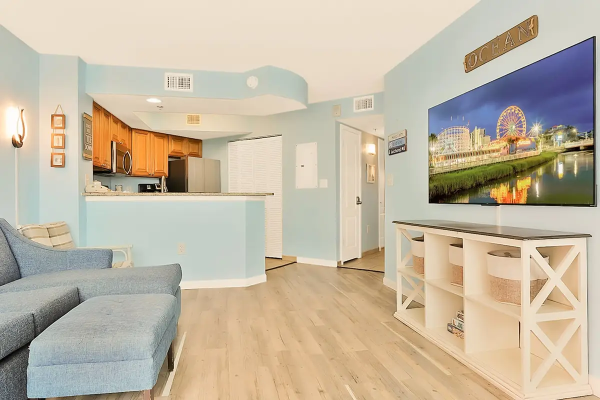 Oceanview 1BR at Carolinian, Pools, Great Location