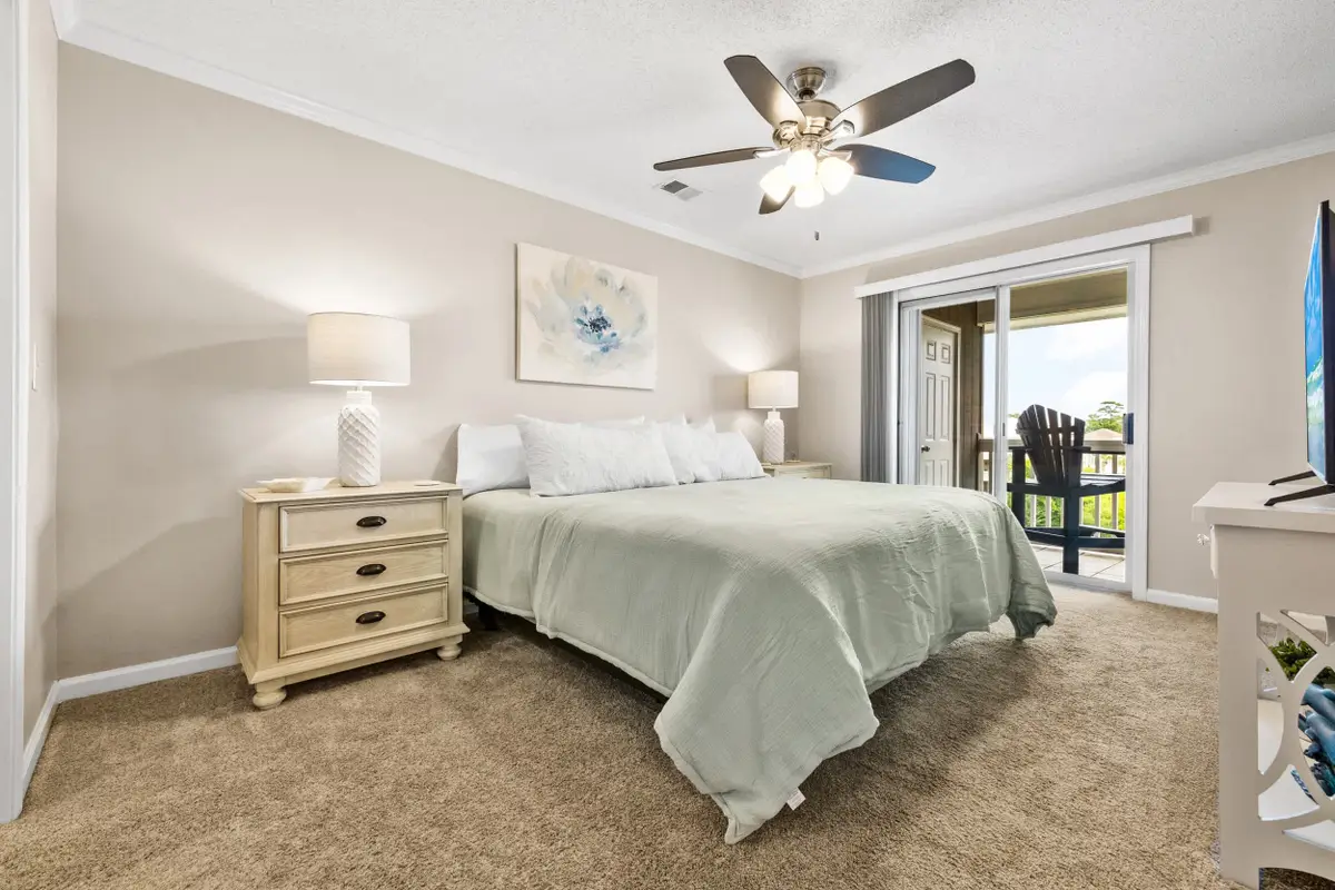 Welcome to Carolina Yacht – Your Waterway Retreat
