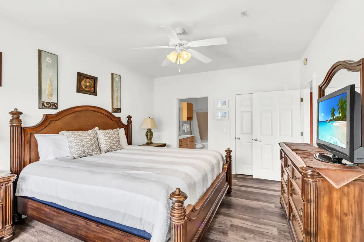 Magnolia Pointe 201 Golf Villa with Lake Views