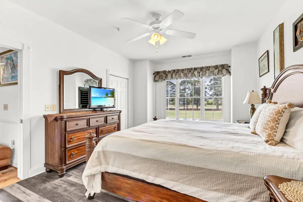 Magnolia Pointe 201 Golf Villa with Lake Views