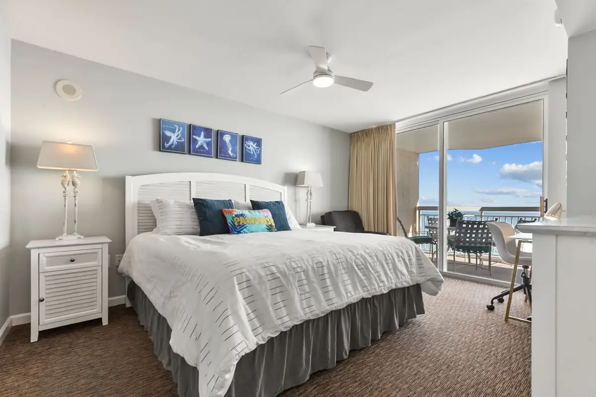 Oceanfront 3BR Condo with Indoor & Outdoor Pools
