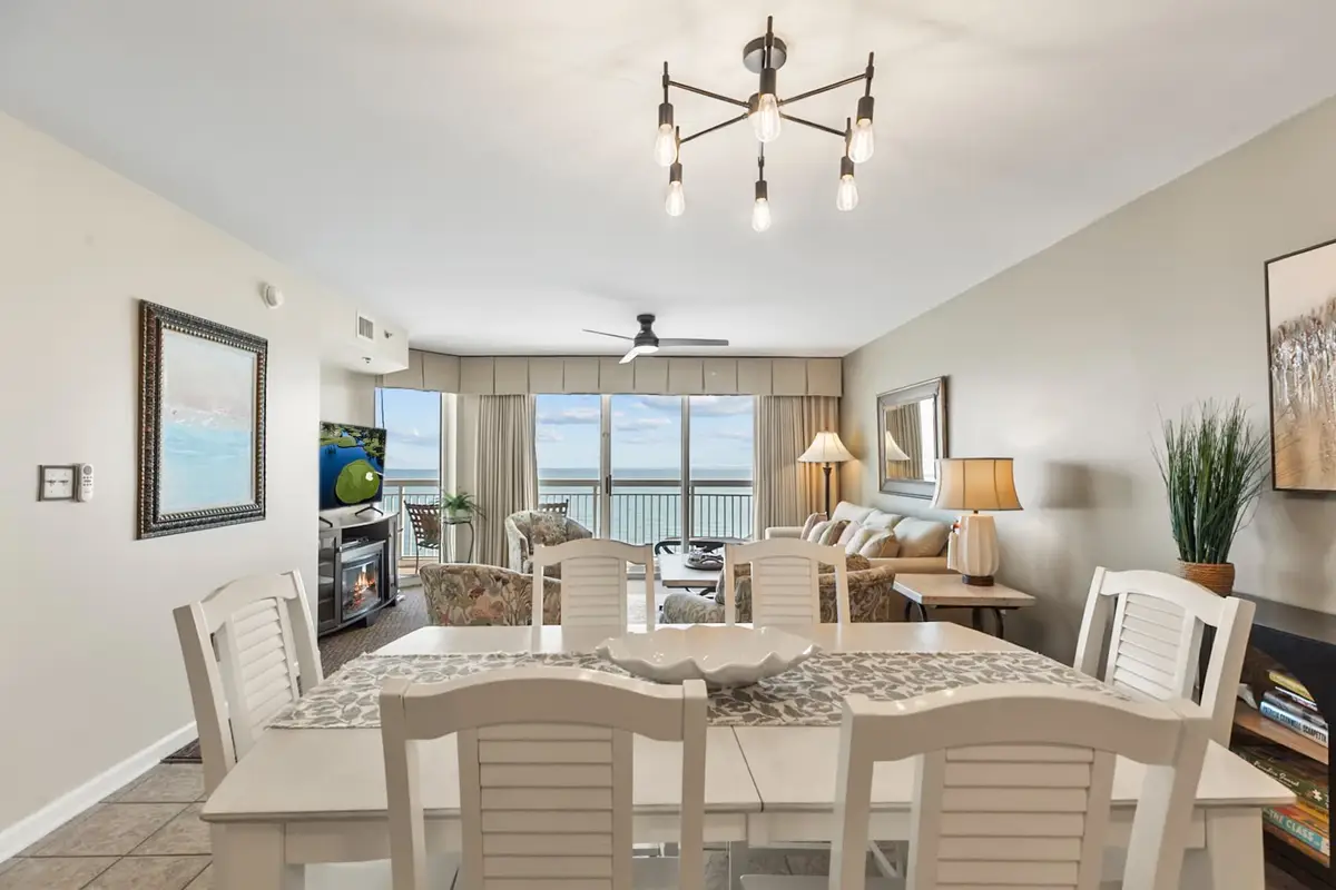 Oceanfront 3BR Condo with Indoor & Outdoor Pools