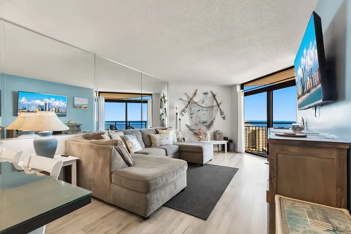 19th Floor Oceanview | Spacious 3BR Condo 8 Guests
