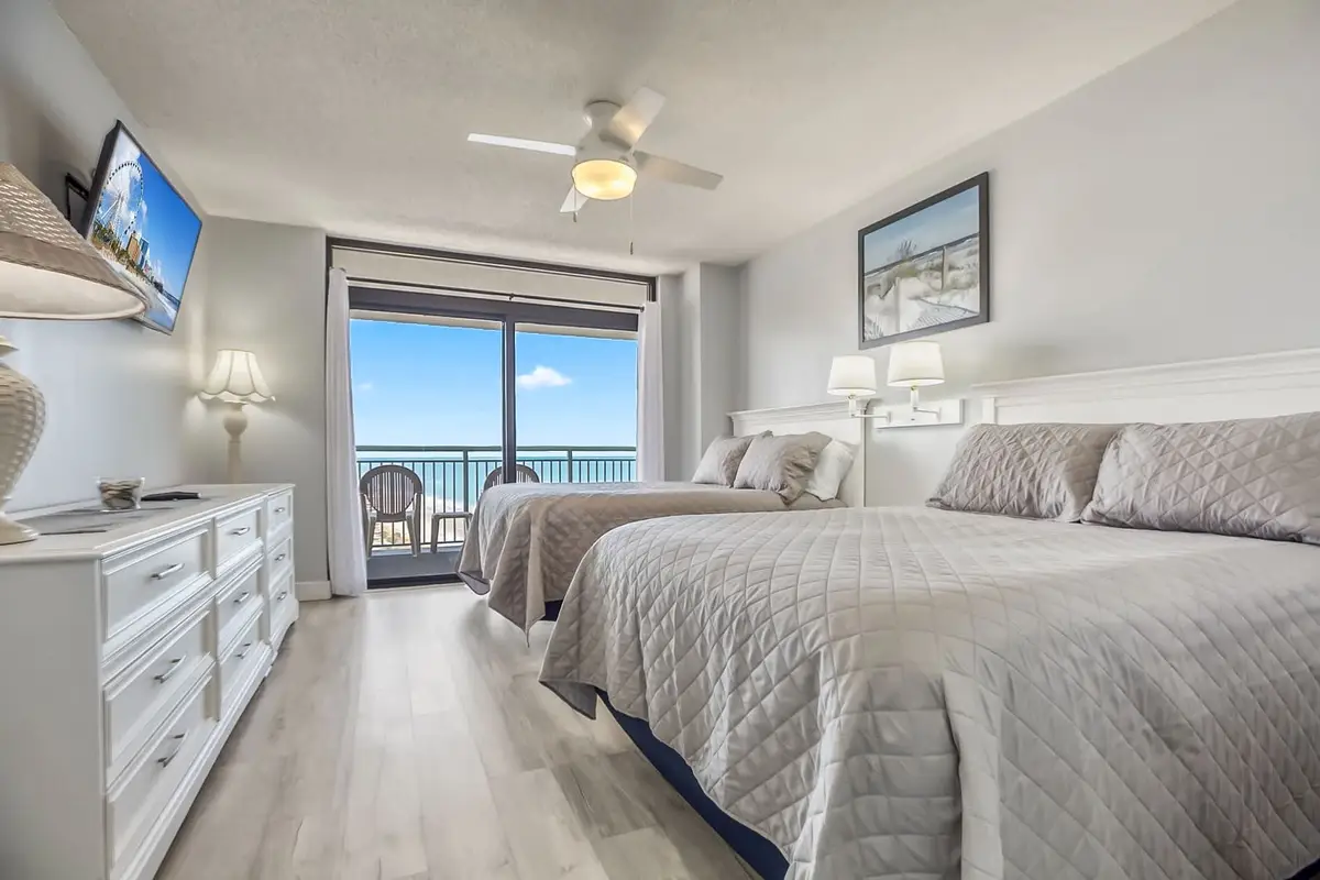 19th Floor Oceanview | Spacious 3BR Condo 8 Guests