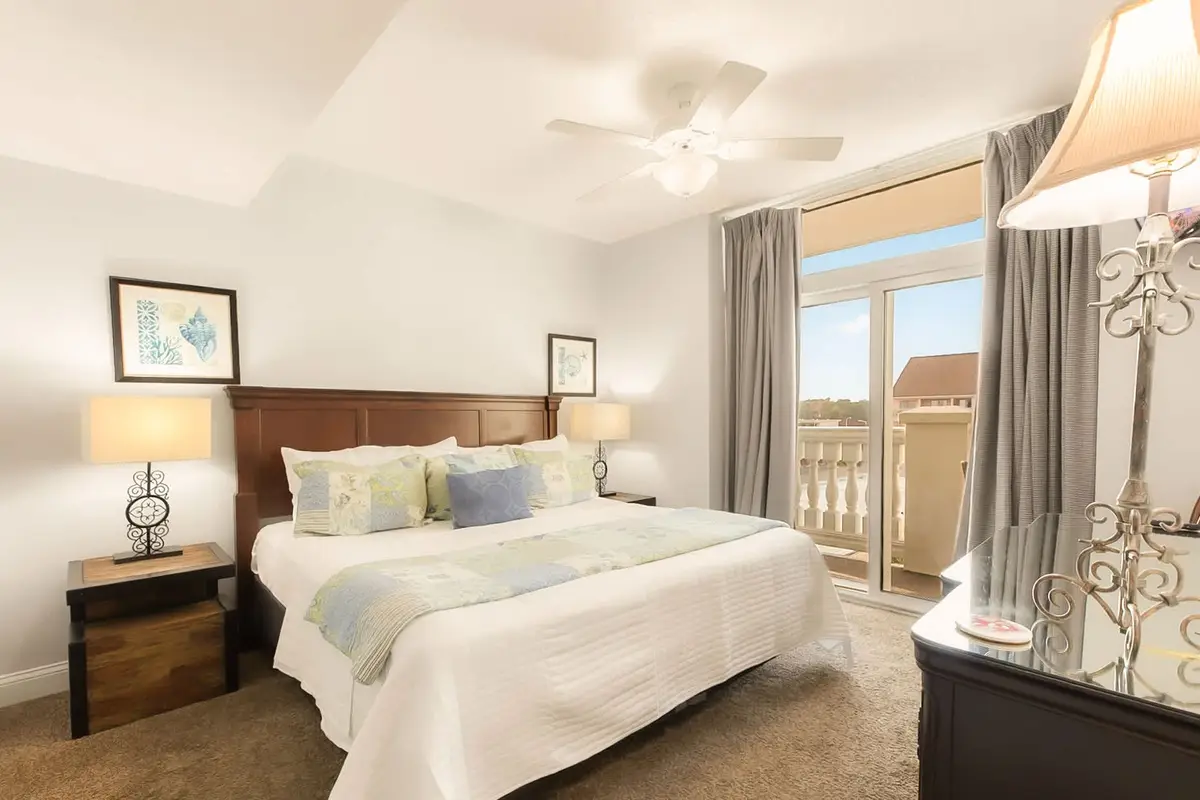 Oceanfront 5-Bedroom Condo with Resort Amenities