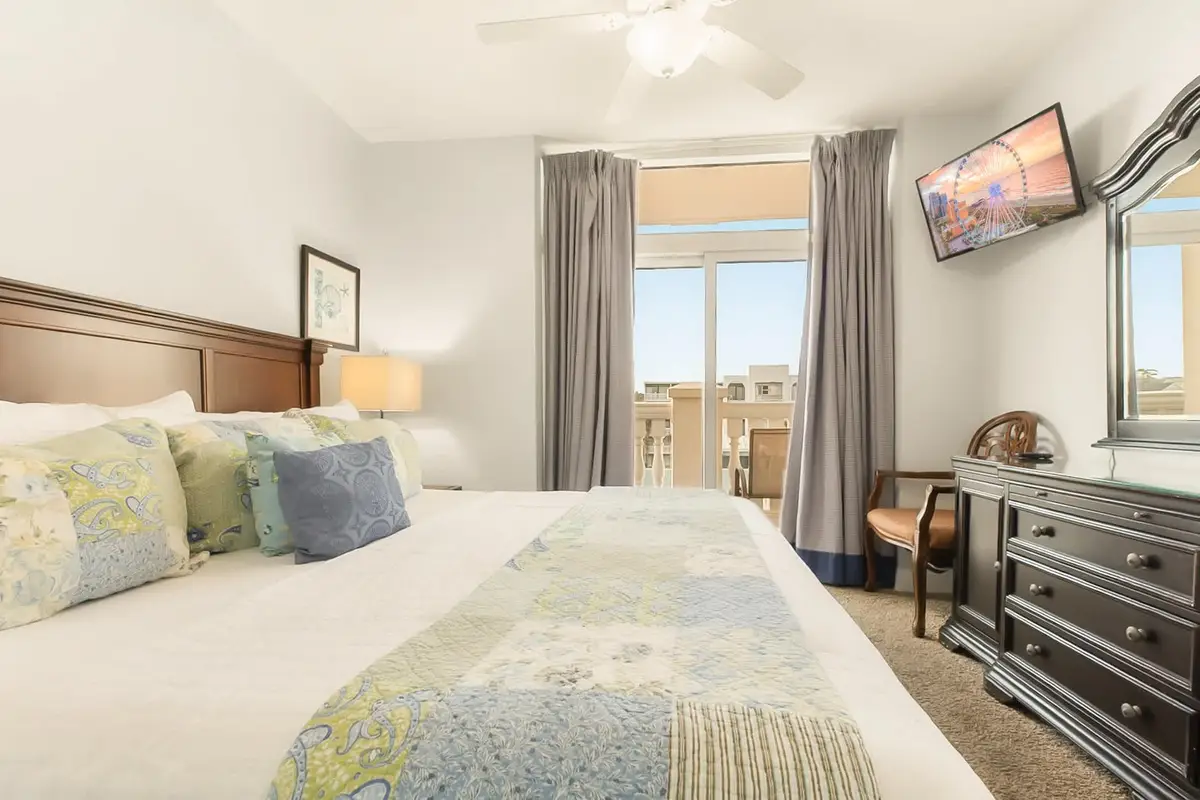 Oceanfront 5-Bedroom Condo with Resort Amenities