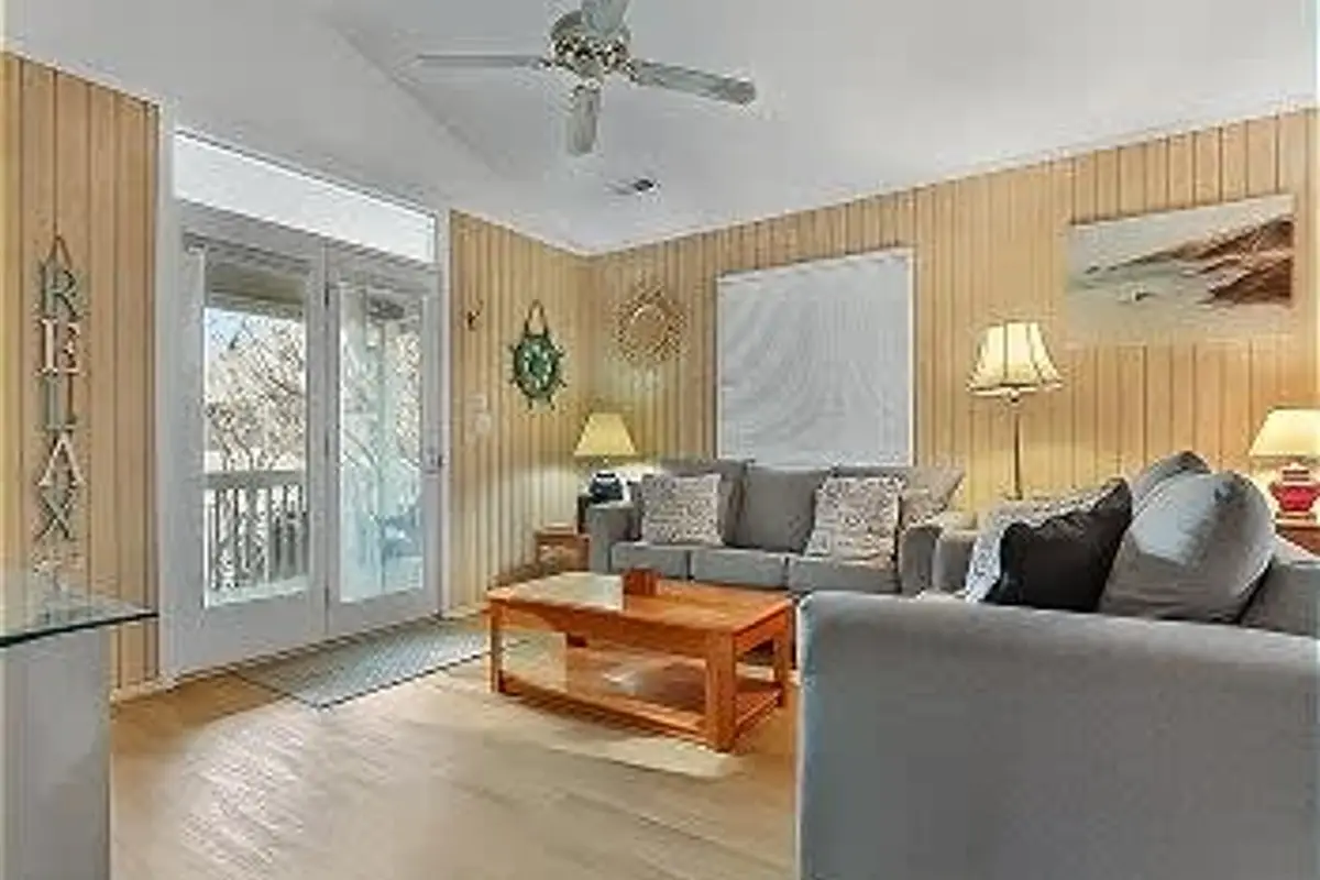 Summer Cottage 1  Coastal Comfort Near Shore Drive