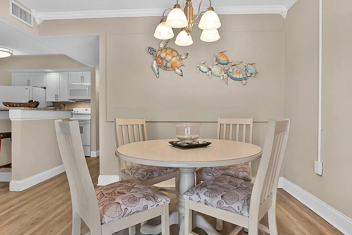 2 Bedroom Ocean Views, Pools, Sands, Ocean Annies!