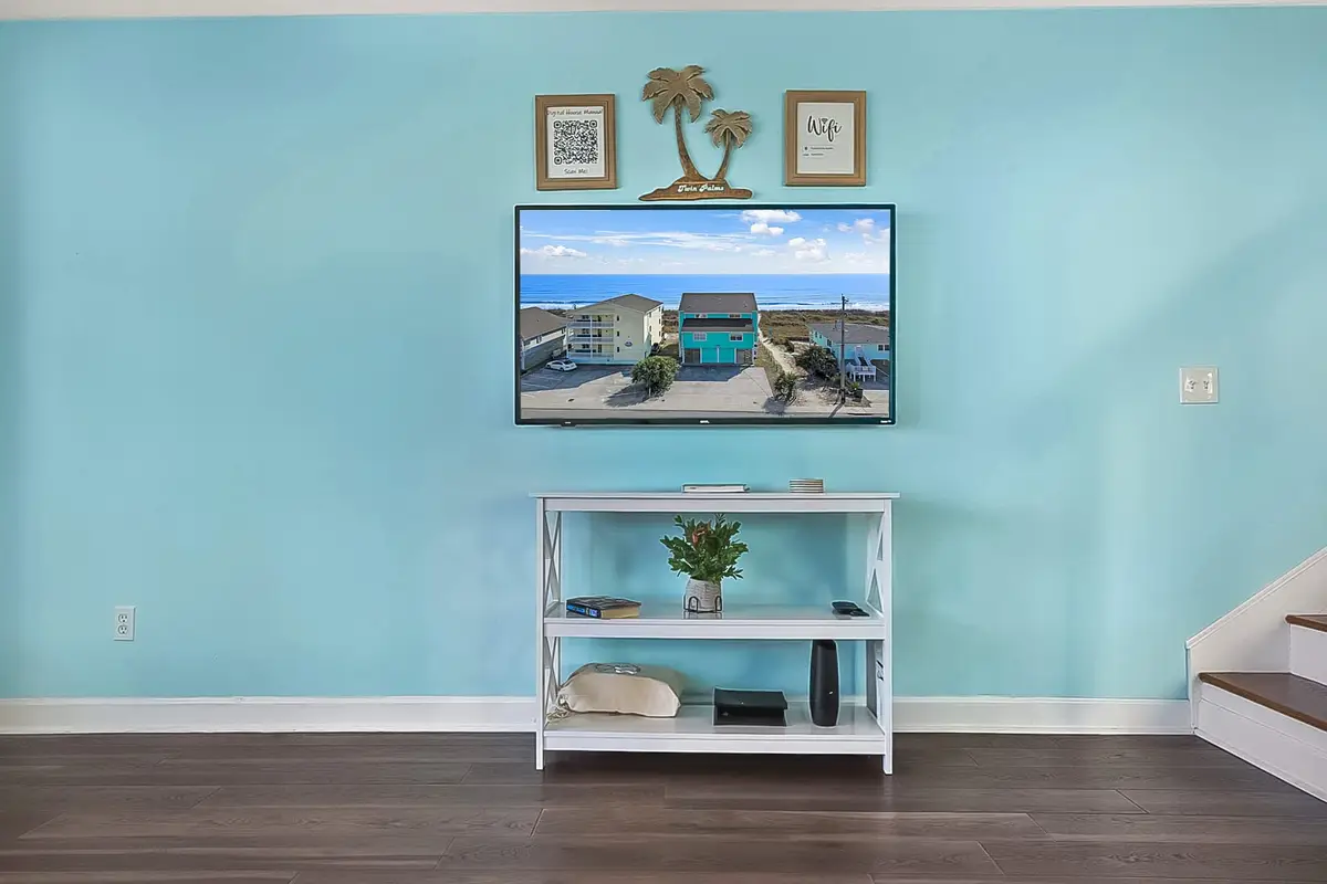 Twin Palms North Villa - Oceanfront 4 BR Duplex