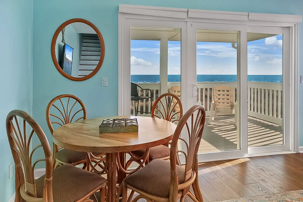 Twin Palms South Villa - Oceanfront 4 BR Duplex