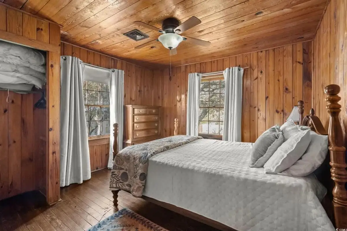 Holly Haven 1706  Historic Coastal Retreat