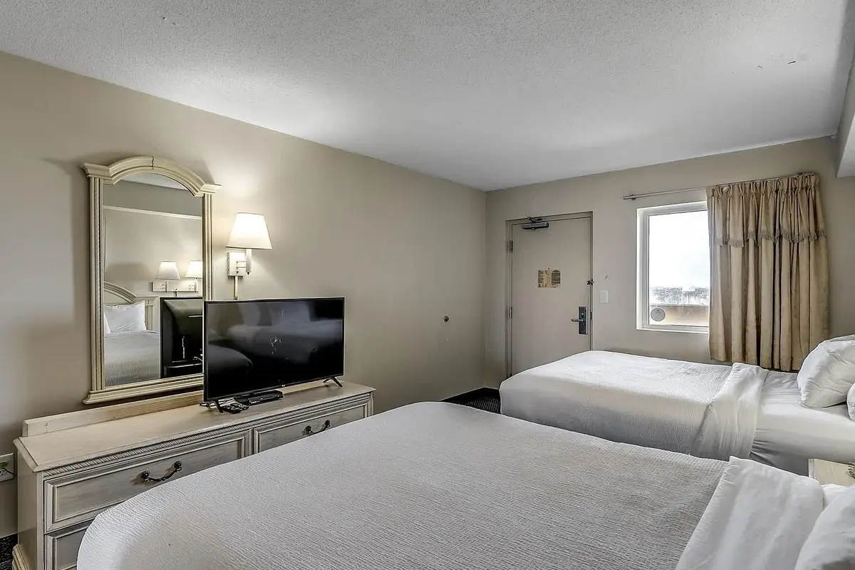 Come for the beach, Oceanfront Views with Pools
