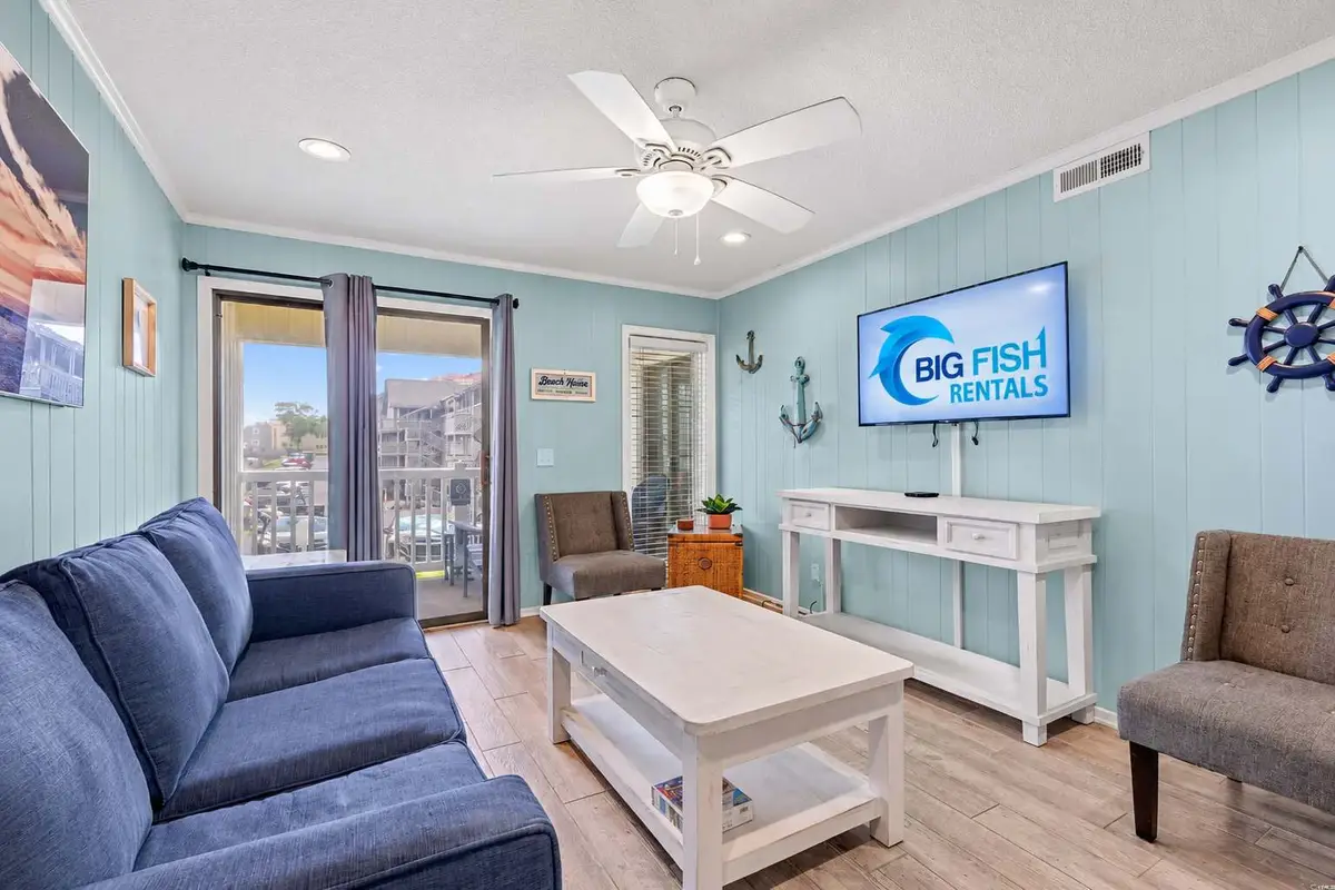 2 Bedroom Condo on Shore Drive with Pool and Beach