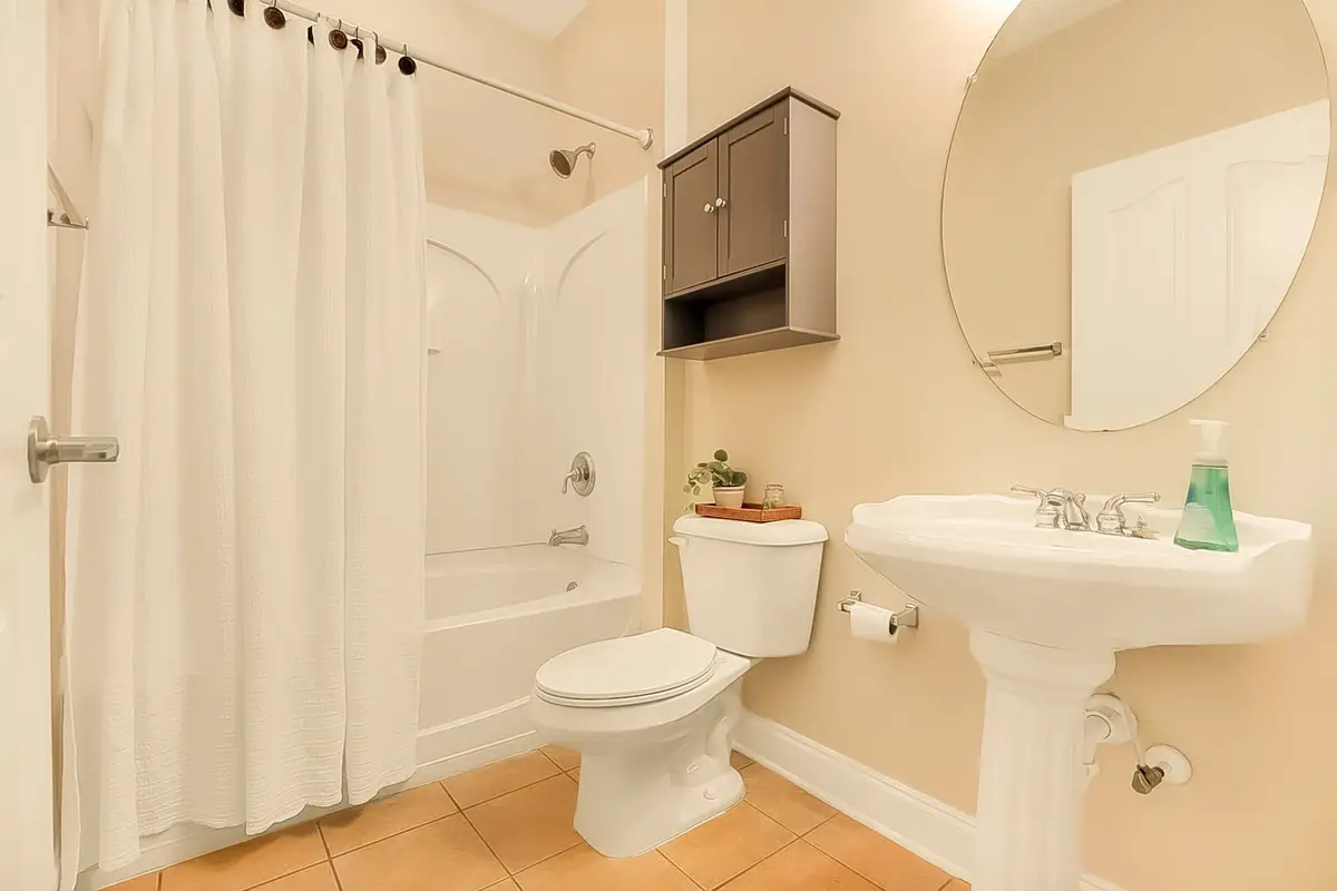 Barefoot Resort Haven with Pool and Balcony - 3BR