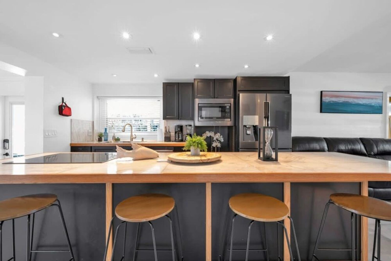 Renovated Gem: Prime, Spotless, Ideal Main Image