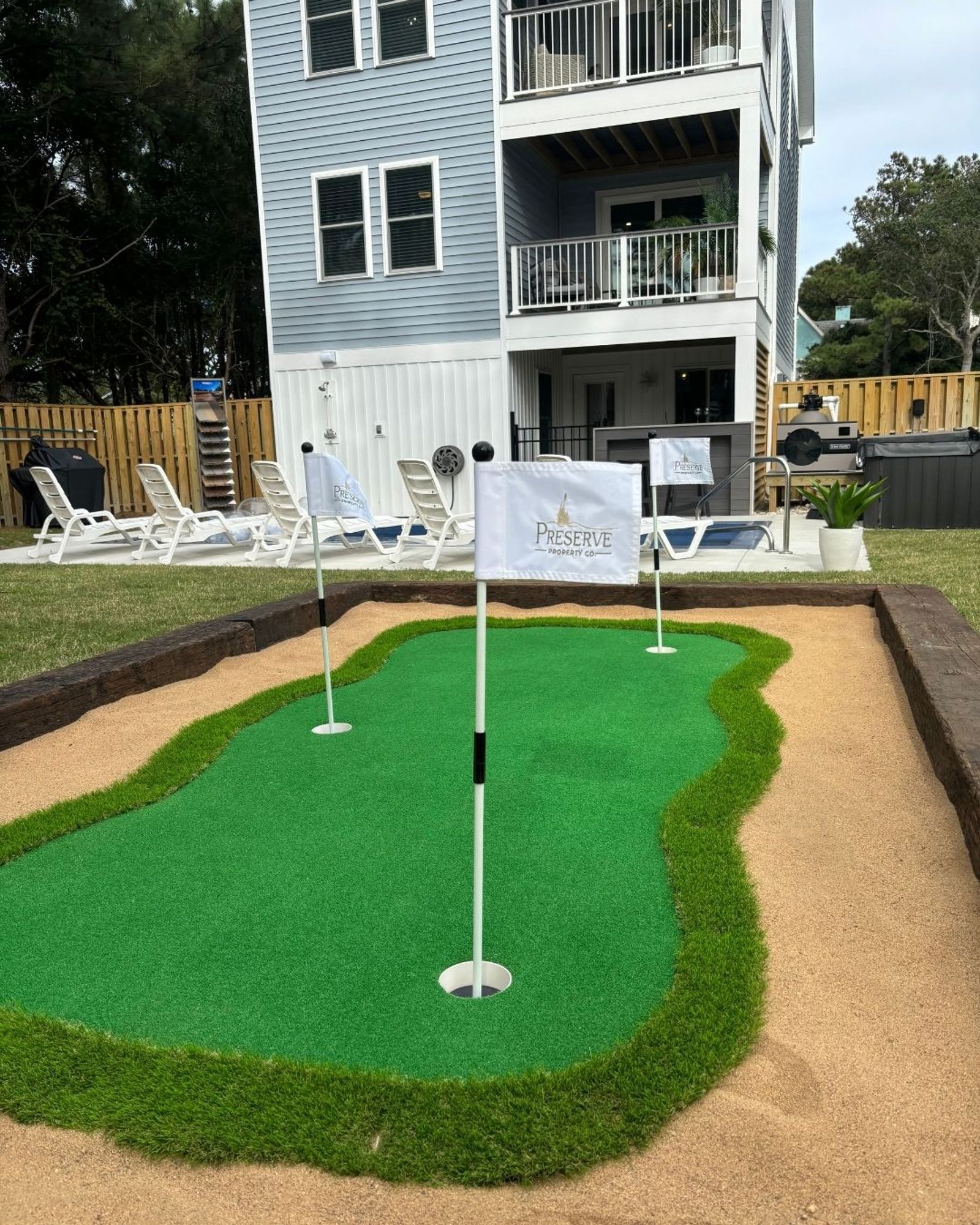 Cf39cc0e 0f99 4ac6 af7c 38c145457572putt putt and bar 3306 png (1). Jpg homerunner