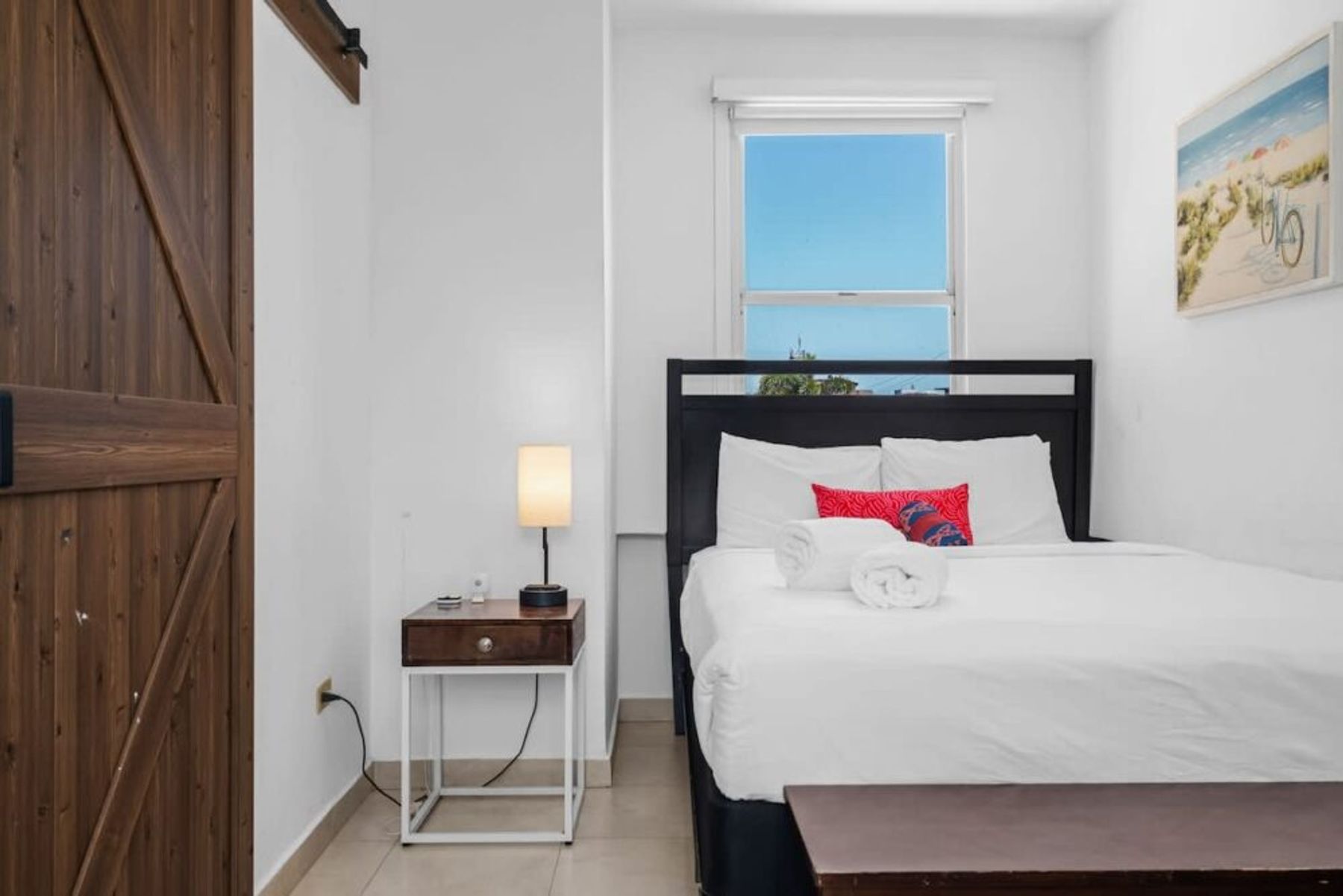 2318cacique2c-bl Main Image